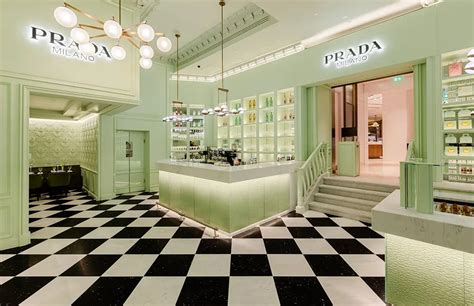 prada's pop up cafe